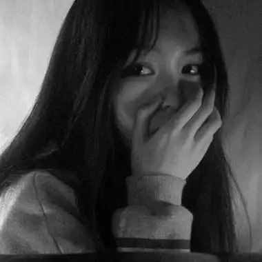 女生头像大全伤感黑白图片 伤害过你的人何必当真