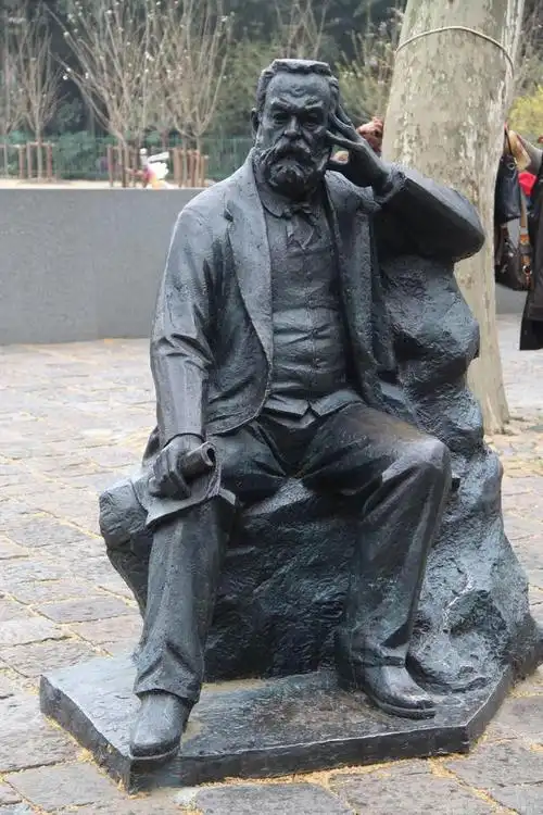 磨难人生成就真正意义上的人生,名人多磨难