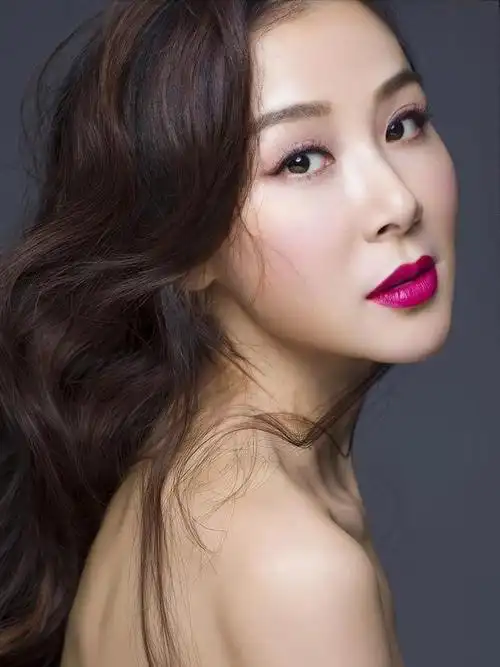 第1位:陈红,被称为"大陆第一美女"