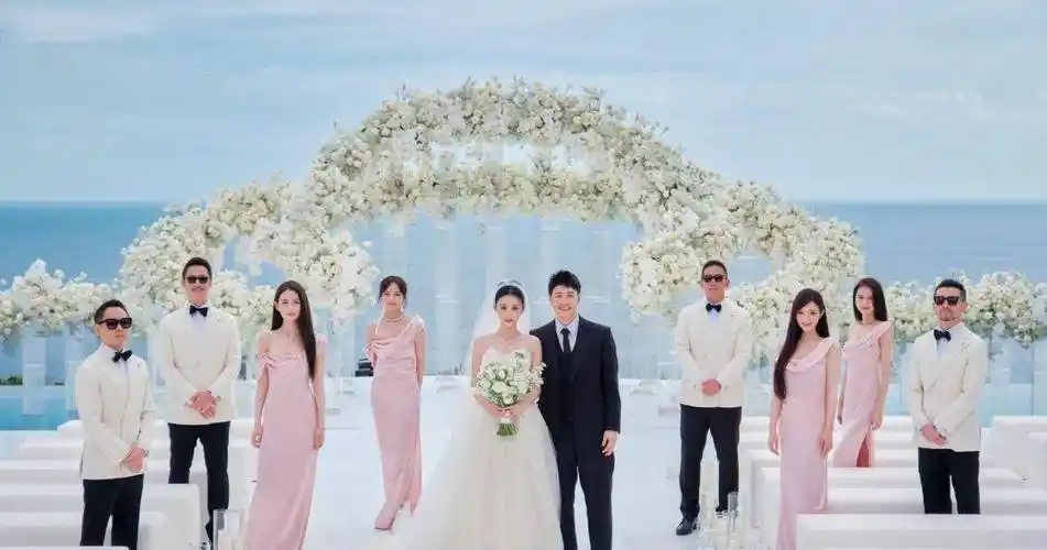 潘玮柏老婆宣云晒结婚照!