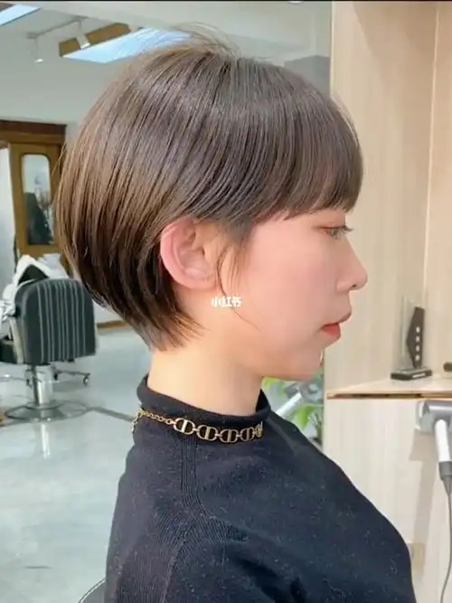 女生短发修剪教程