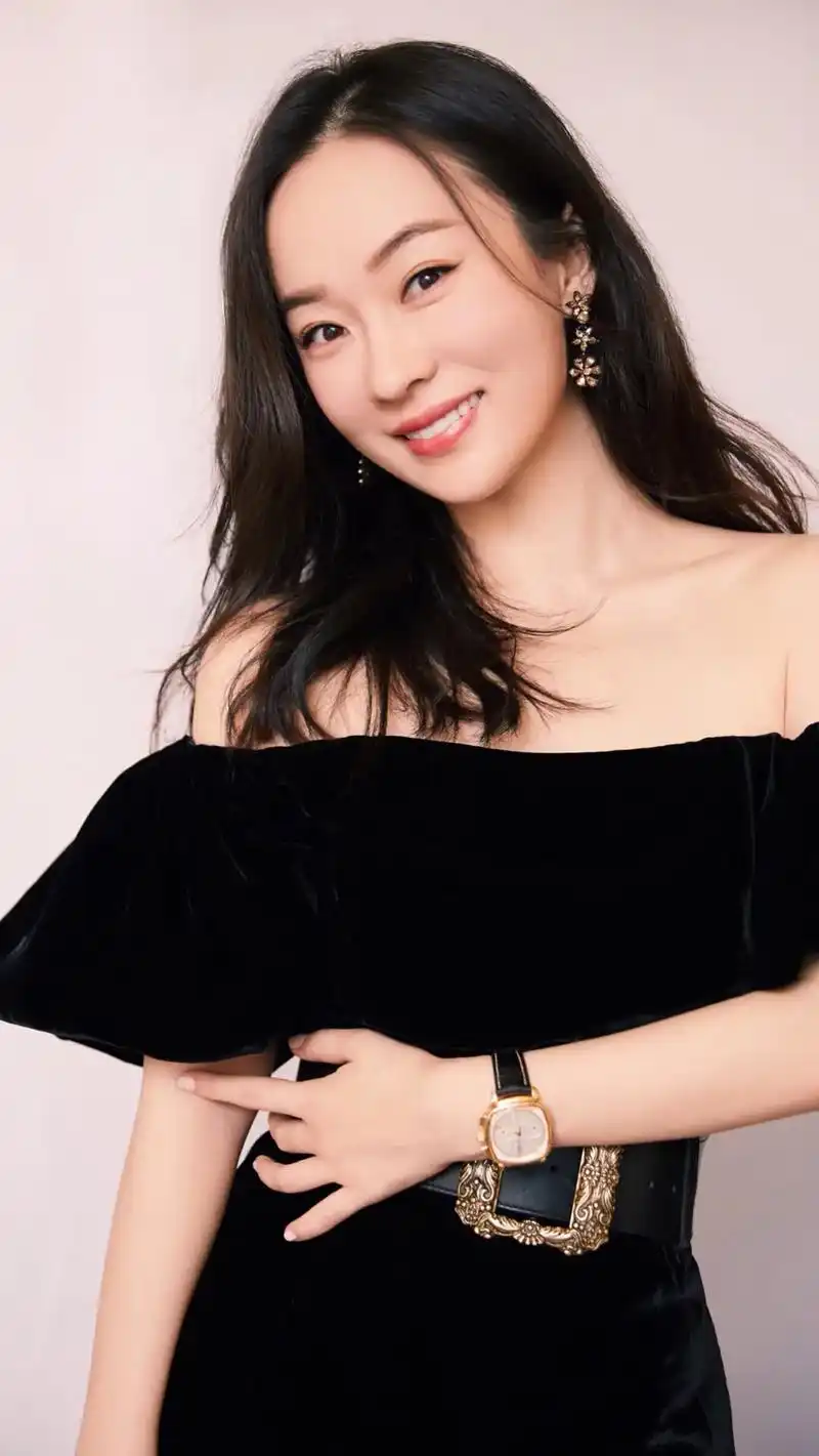 明星#霍思燕#拽妞壁纸  霍思燕,1980年10月23日出 - 抖音