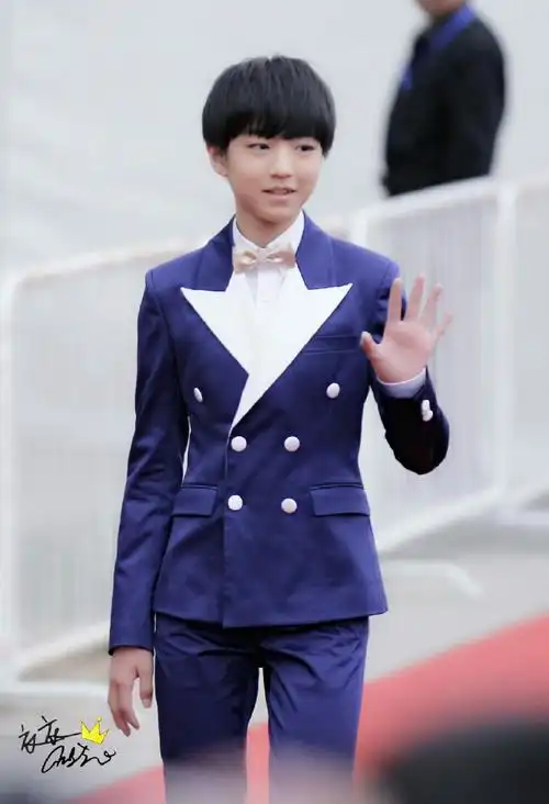 tfboys415九周年了