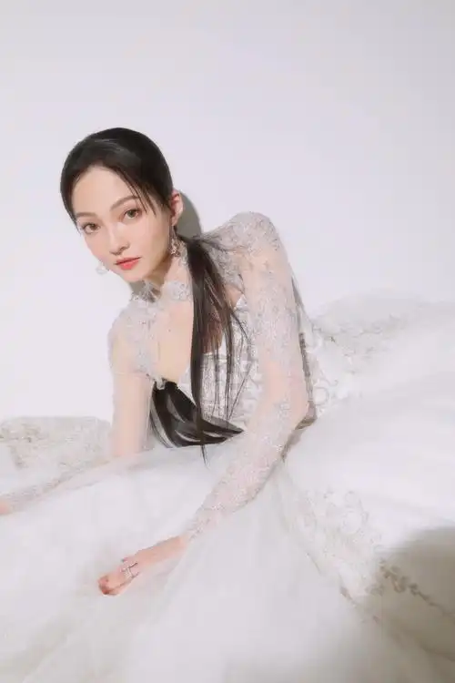 张韶涵佩戴qeelin披星辰大海