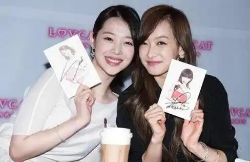 宋茜前往崔雪莉葬礼,神情恍惚,对妹妹的感情很低调_时候_原因_飞机的