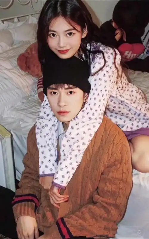 小可可:#奇迹笨小孩 #易烊千玺 #千纸鹤易烊千玺 #情侣写真 五年恋爱