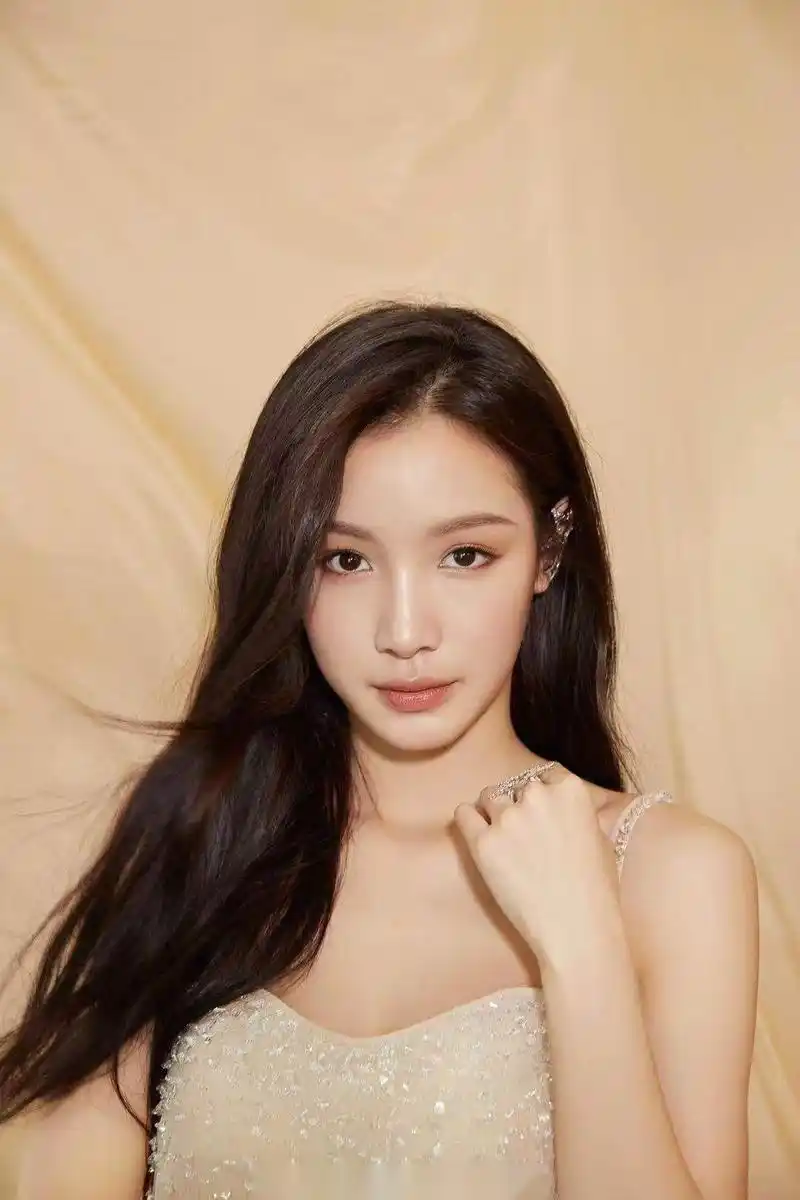 于正发微博鼓励自家艺人张南,非常真情实感了,感觉说的这段话不仅是对