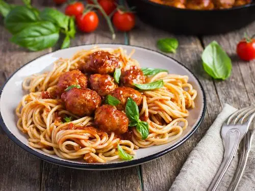 壁纸 意大利面,肉,番茄,餐 1920x1440 hd 高清壁纸, 图片, 照片