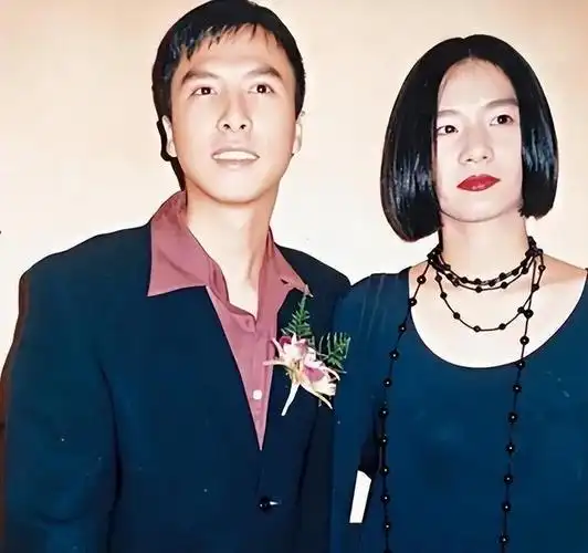 同是甄子丹的骨肉:梁静慈的娃和汪诗诗的孩子,生活相差太悬殊