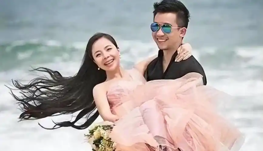 王二妮与阿宝传绯闻嫁农村小伙如今的她证实宋丹丹没说错