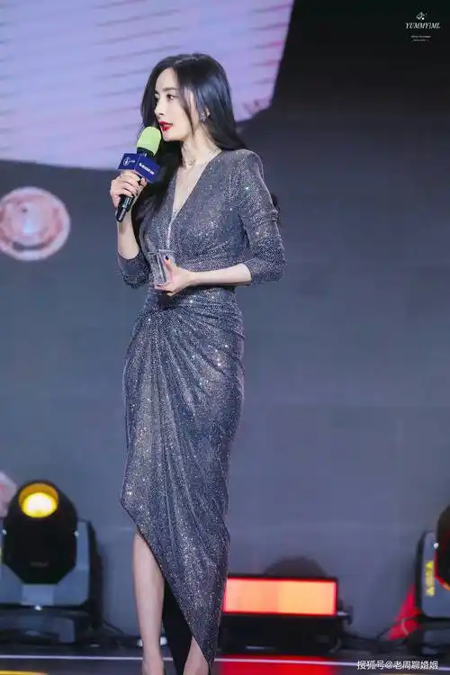 杨幂侧面看更美