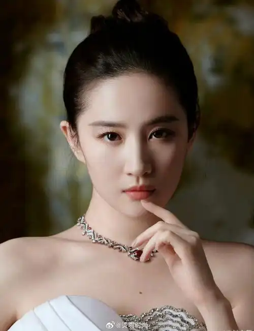 94刘亦菲"玫瑰的故事"新造型揭秘95