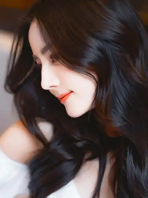 迪丽热巴  今日份的心脏暴击~今天的热巴也是美到让人失语