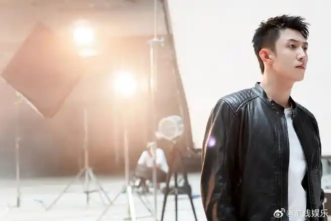 黄景瑜胸肌好大##黄景瑜不去演封神可惜了