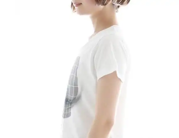 平胸妹子的福音!日本城会玩视觉显胸t桖