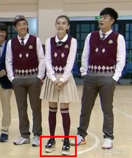 angelababy身高有168cm?这几张照片把她出卖了