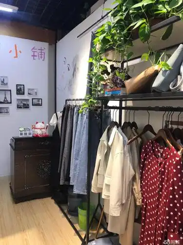 太白路地下步行街服装店转让