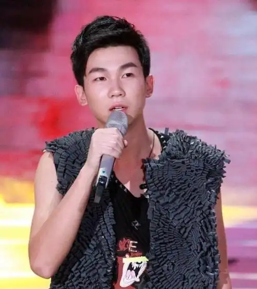 2013届的快乐男声的现状如何?除了冠亚军他们也发展得不错