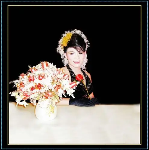 资深反串演艺经典百变白玫瑰