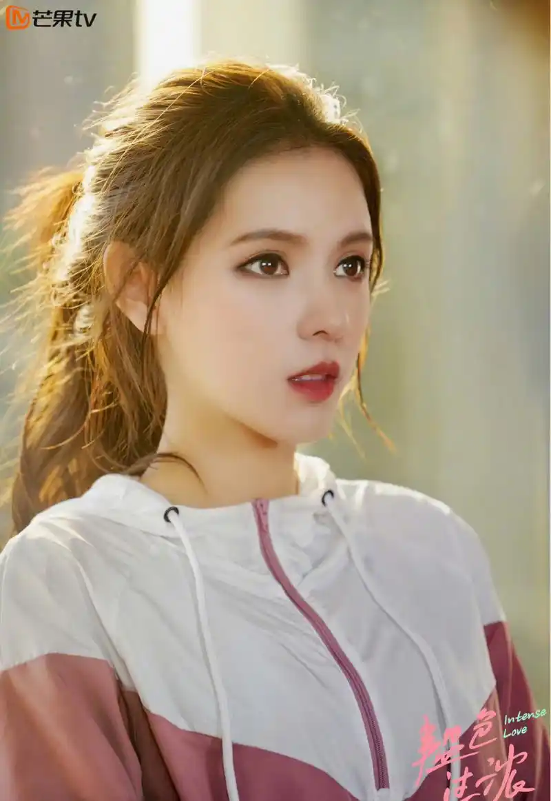 旧爱浪# 2020年《韫色过浓》,张予曦饰演苏矜北,颜值逆天,撩人技室换