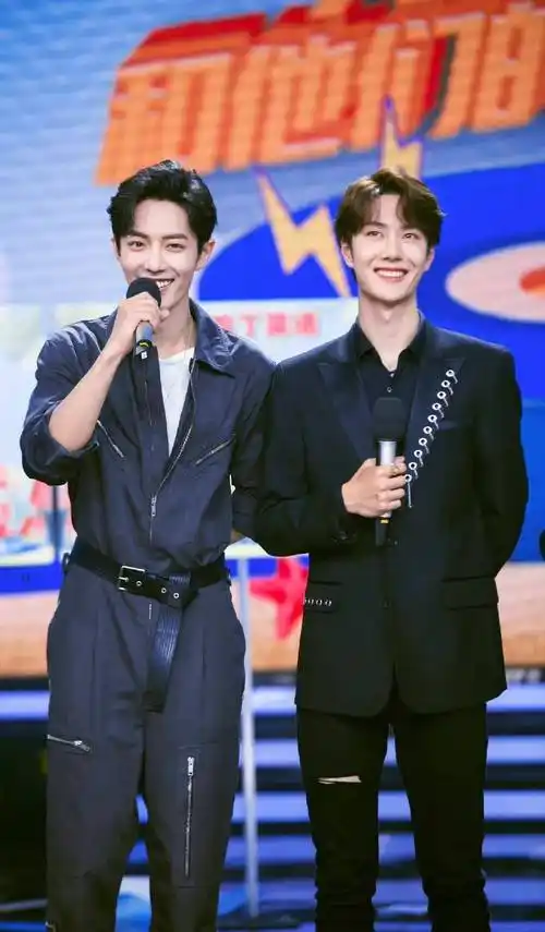 最养眼颜值cp肖战王一博,原来小时候长这个样子他们是否微整过呢