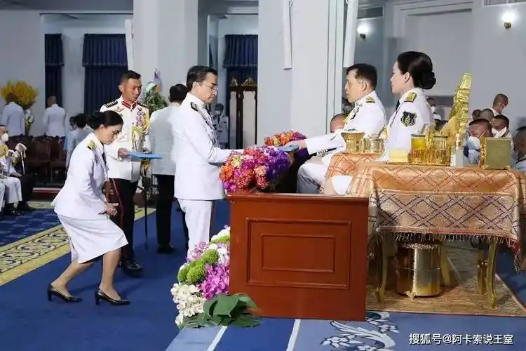 泰国王室参加军事学院活动关注国内军方利益为君主体制提供有力支持