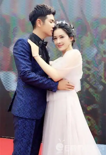 67张晓龙陈思斯结婚照 甜蜜相拥惊呆网友_运文网