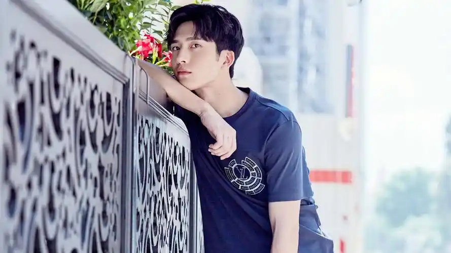 井柏然 帅气宽屏壁纸壁纸图片