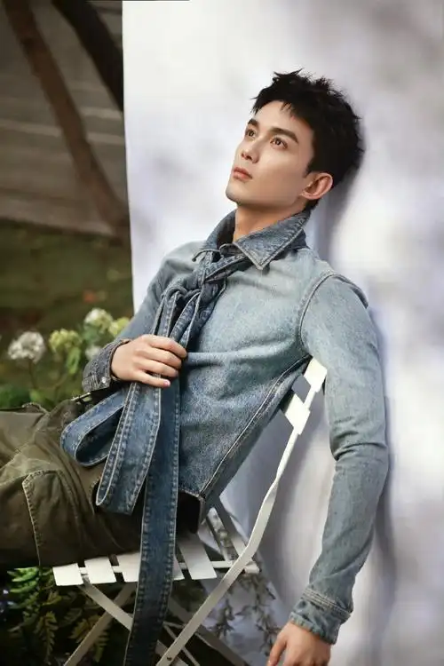 吴磊巨型蝴蝶结##明星时尚