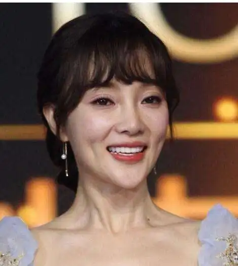 "做头发"事件未平息,李小璐又传出"坏消息",评论区一片痛心-热点指南