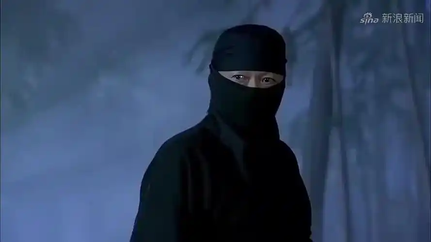 少林寺传奇藏经阁:乌日娜腿疼,让子豪帮忙揉一揉,嬷嬷来了