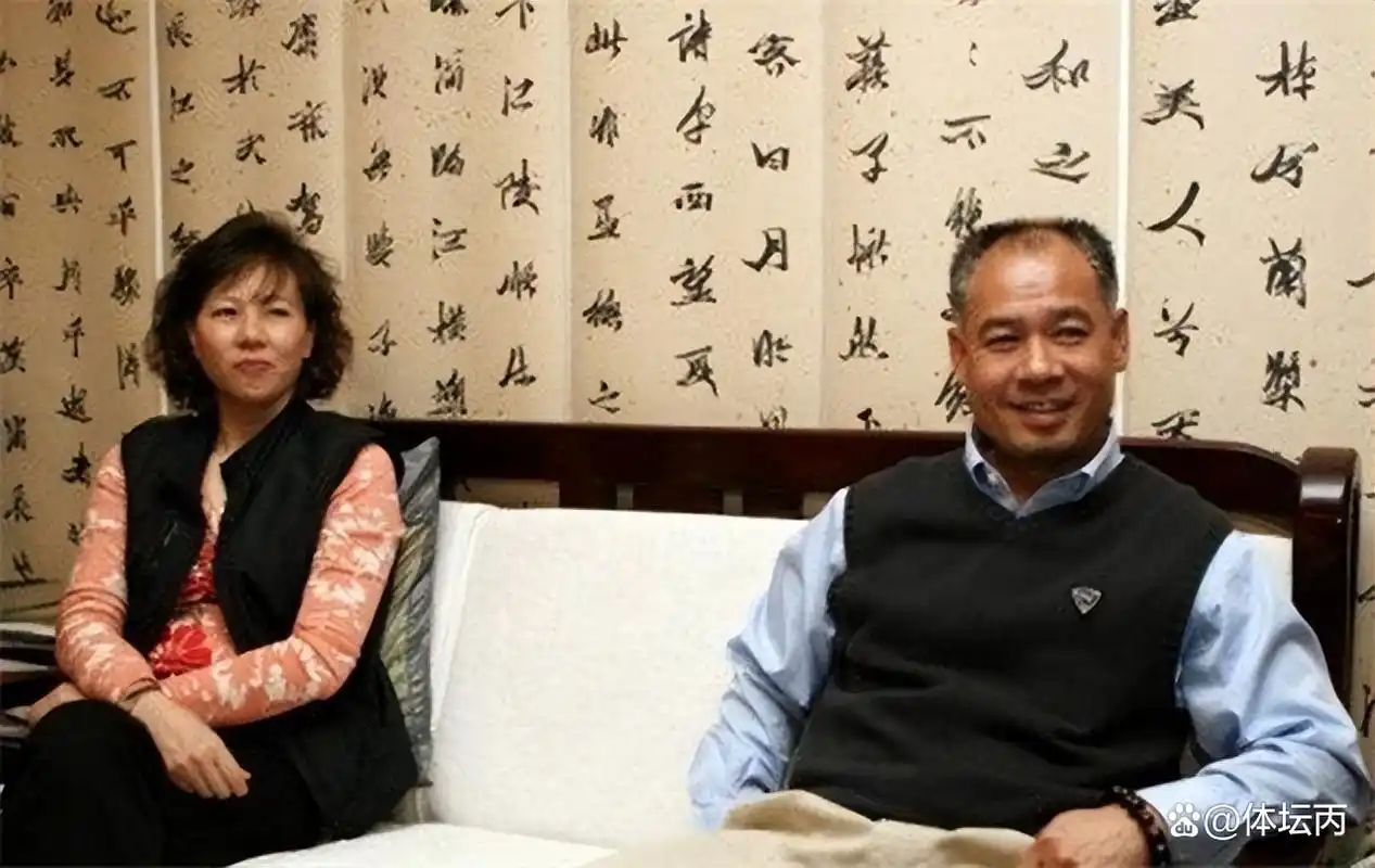 李宁与儿子,女儿合照:24岁儿子帅气,身高超李宁,女儿美丽可爱