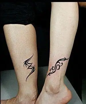 腿部情侣图腾藤蔓纹身图案