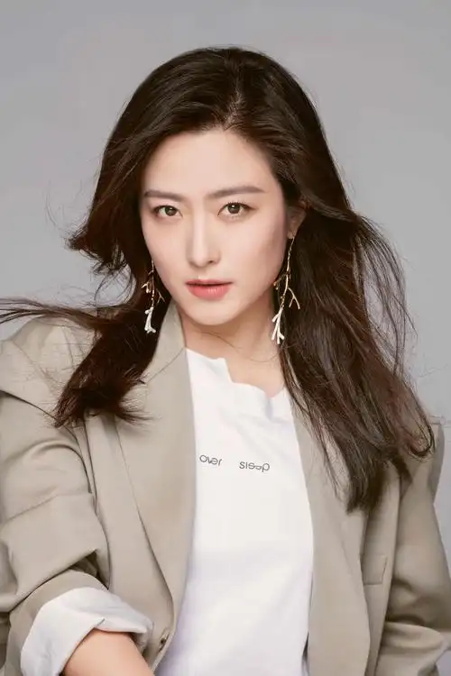 打开凤凰新闻,查看更多高清图片徐百慧此次造型突破以往