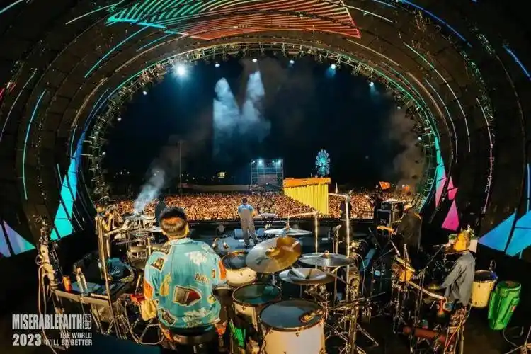 痛仰「世界会变好」户外巡回演唱会:三场万人狂欢,五小时纵情狂歌!