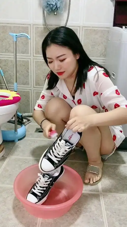 到底是男生的鞋臭,还是女生的鞋臭