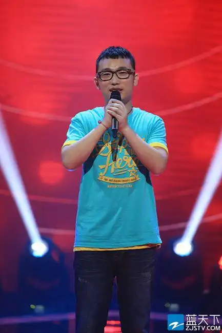 好声音草根学员现场求婚汪峰搬出子怡抢人