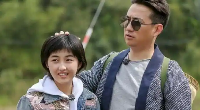 黄磊和张子枫是什么关系 父女相称背后原因系这样的