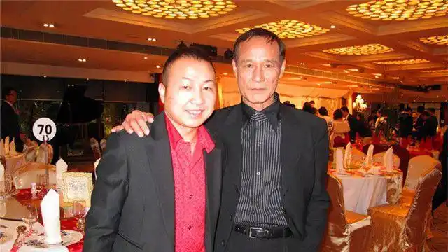 74岁陈惠敏现身赵本山家宴家宴菜品丰盛梁小龙夫妇同框破谣言