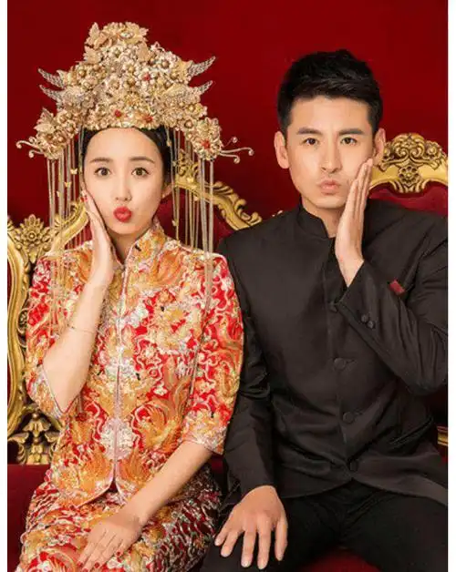 老公仍不避嫌为女ceo庆生,两人曾传绯闻_钱泳辰_照片_何艾