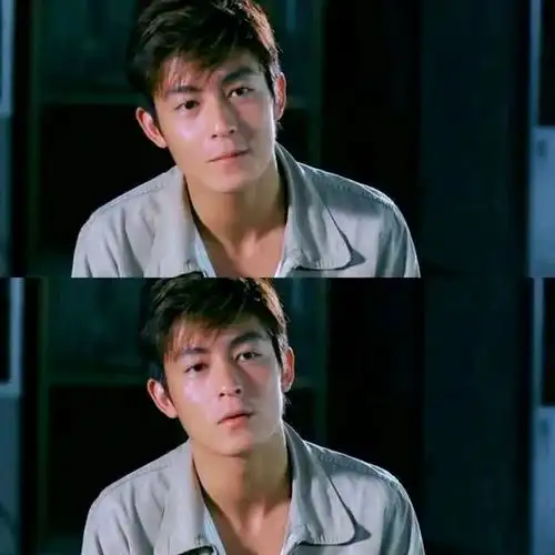 金城武则是很多人心中的颜值巅峰,在电影《重庆森林》中,有着孩童式的