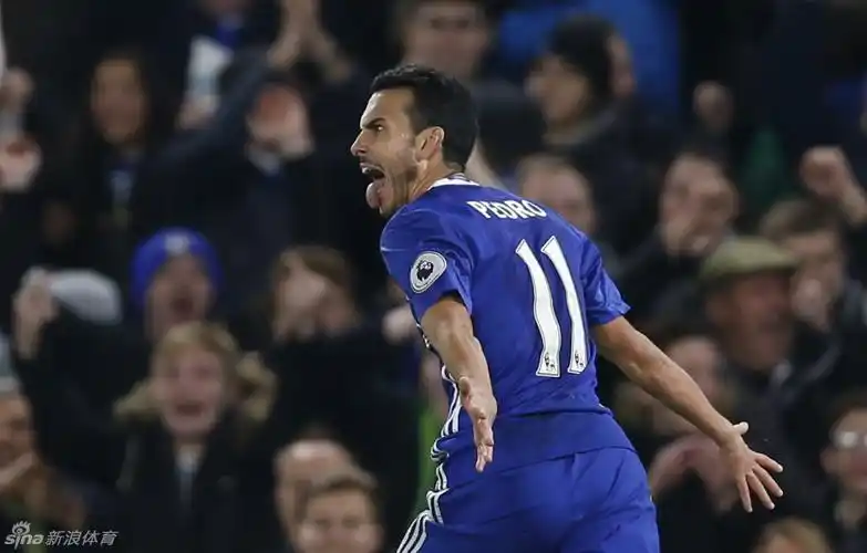 佩德罗庆祝进球