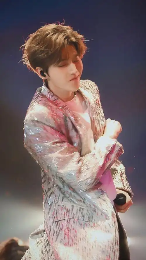 蔡徐坤2020江苏卫视跨年演唱会