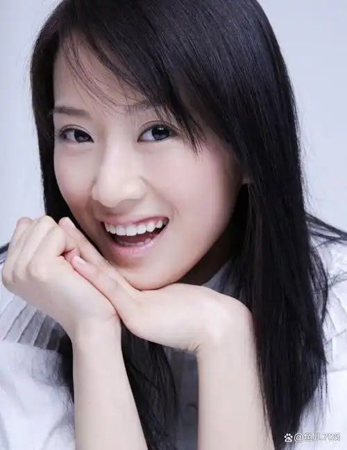 李念官宣三胎产子,家庭幸福再添新成员