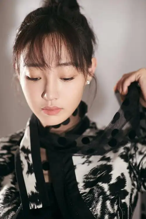 白百何这身两个发型,你更喜欢哪一款呢?