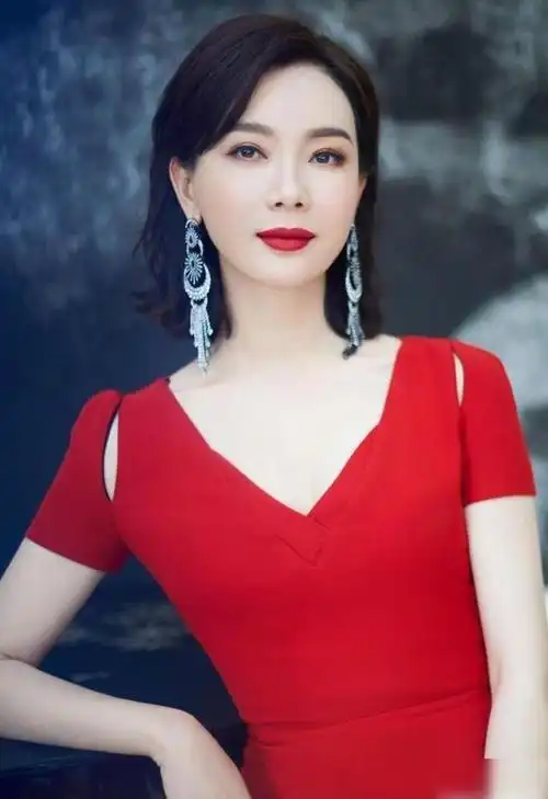 演员陈数国剧盛典年度实力女演员清冷而优雅的女神