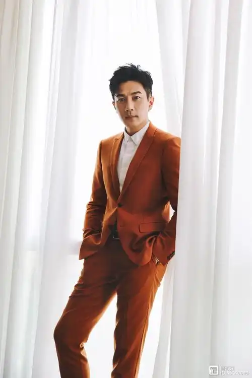 被刘恺威帅到身穿黄色西服高级又霸气这次终于可以散发光芒了