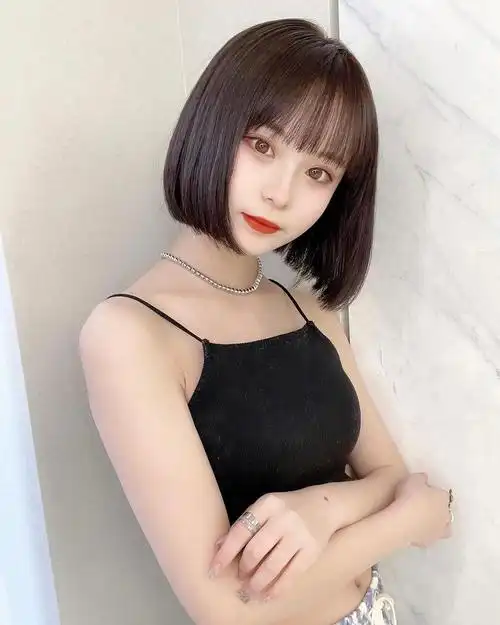 女生发型清爽短发