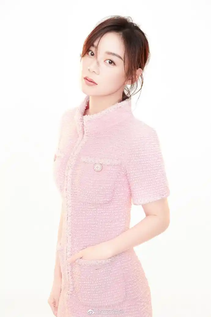 袁姗姗0222生日快乐#她是的"马甲线女王";是逆风翻盘的代名词,更是随