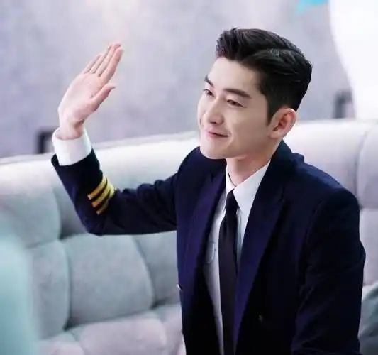 原创原创35岁张翰再演偶像男主剧照霸气出新高度女主人选很满意